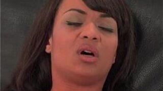 Amateur girl has a heavy orgasm - porn video